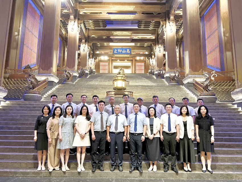 恒誠信集團2024年度年中工作會(huì )議順利召開(kāi)1.jpg